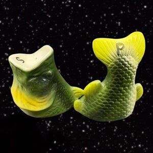 Ceramic Salt and Pepper Shaker Set 2 pcs Fish And Fish Tail Painted 3”T
